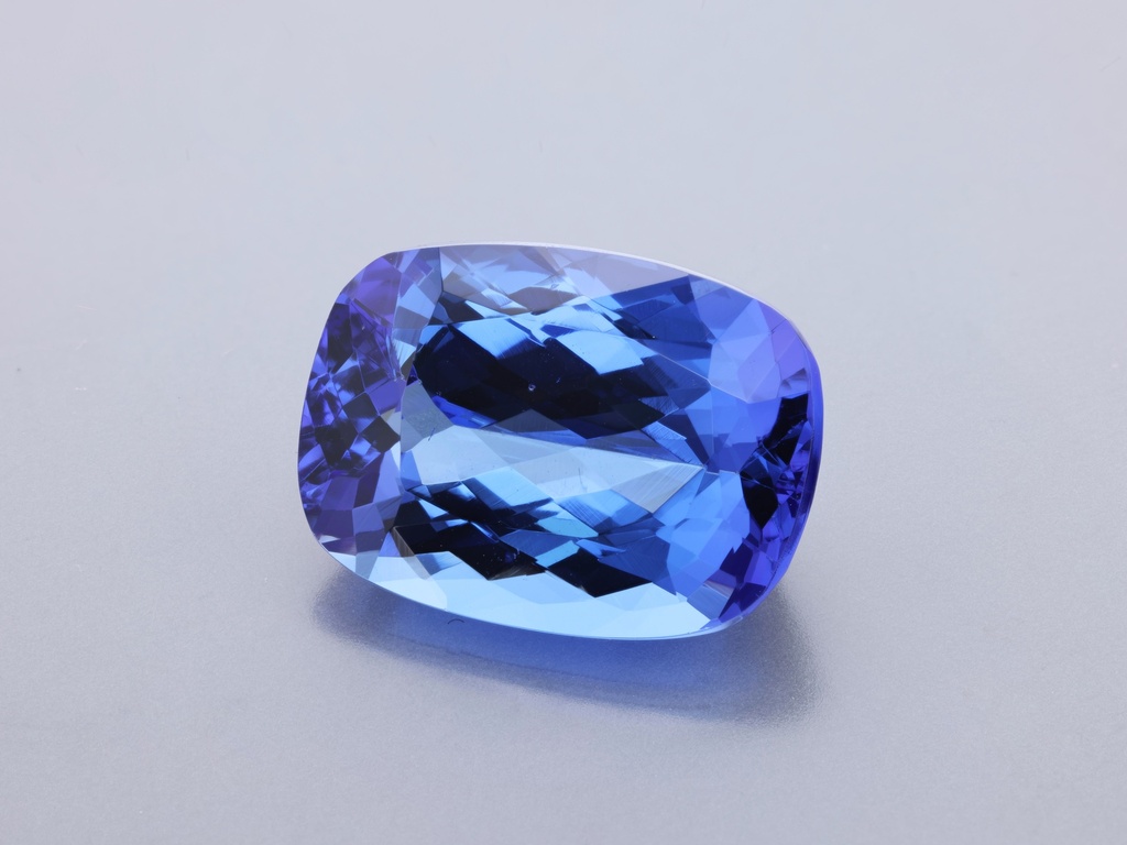 Tanzanite 14x10.2mm Cushion