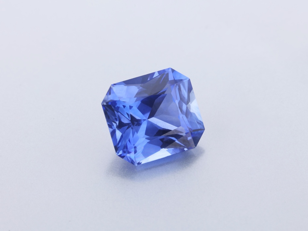 Ceylon Sapphire 7x6.3mm Radiant Cut Mid Blue