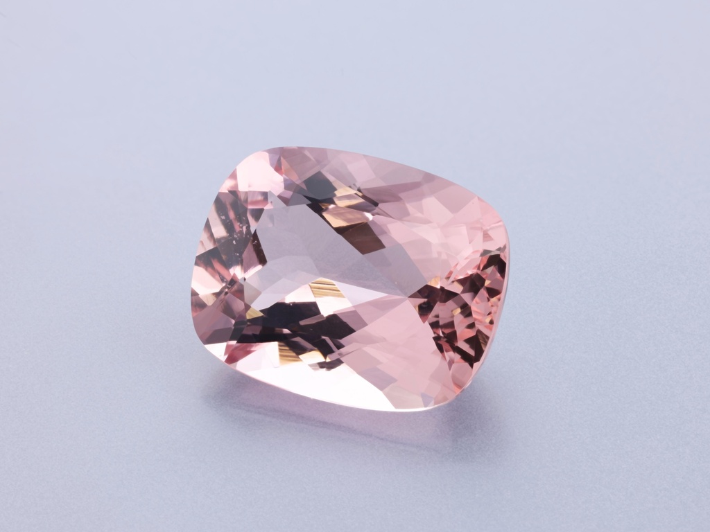Morganite 15.2x11.9mm Cushion Pink