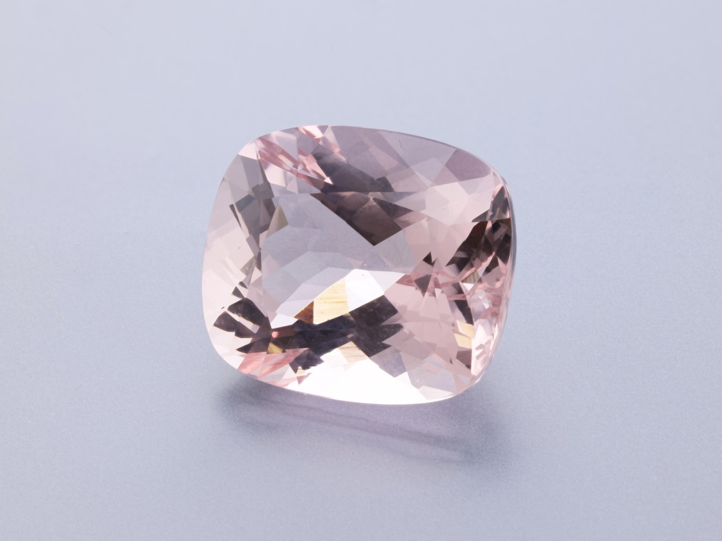Morganite 14x12mm Cushion Peach