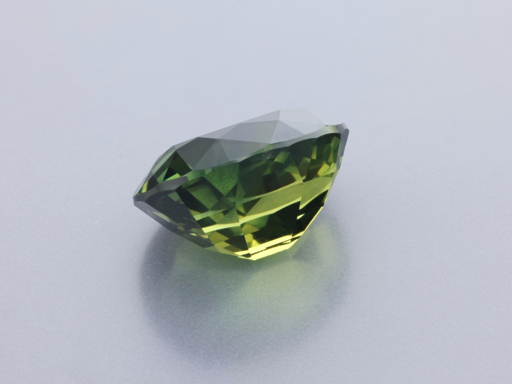 Parti Sapphire 9.47x7.54mm Oval