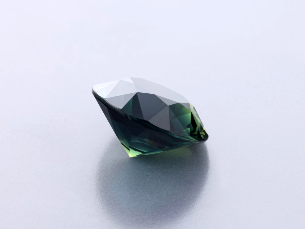 Parti Sapphire 8.17 x 8.17 x 4.82mm Round