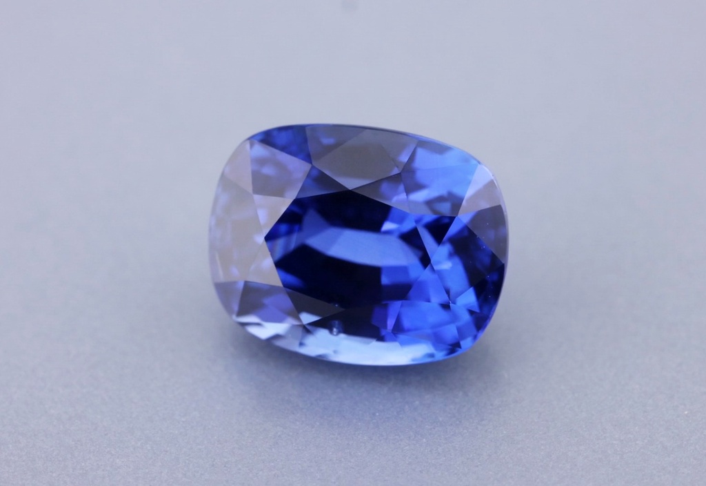 Ceylon Sapphire 8.70 x 6.76 x 5.52mm Cushion Royal Blue