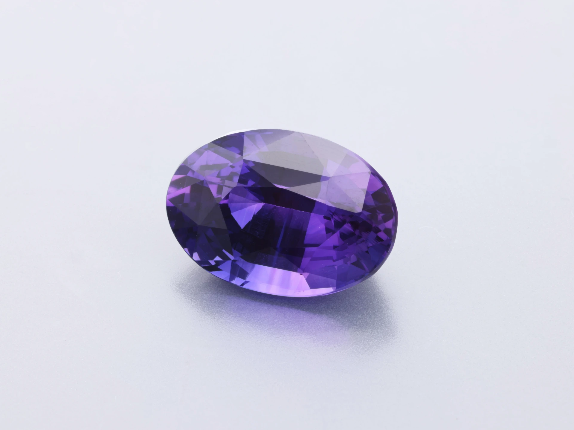 Purple Sapphire 9.44 x 6.46 x 4.99mm Oval