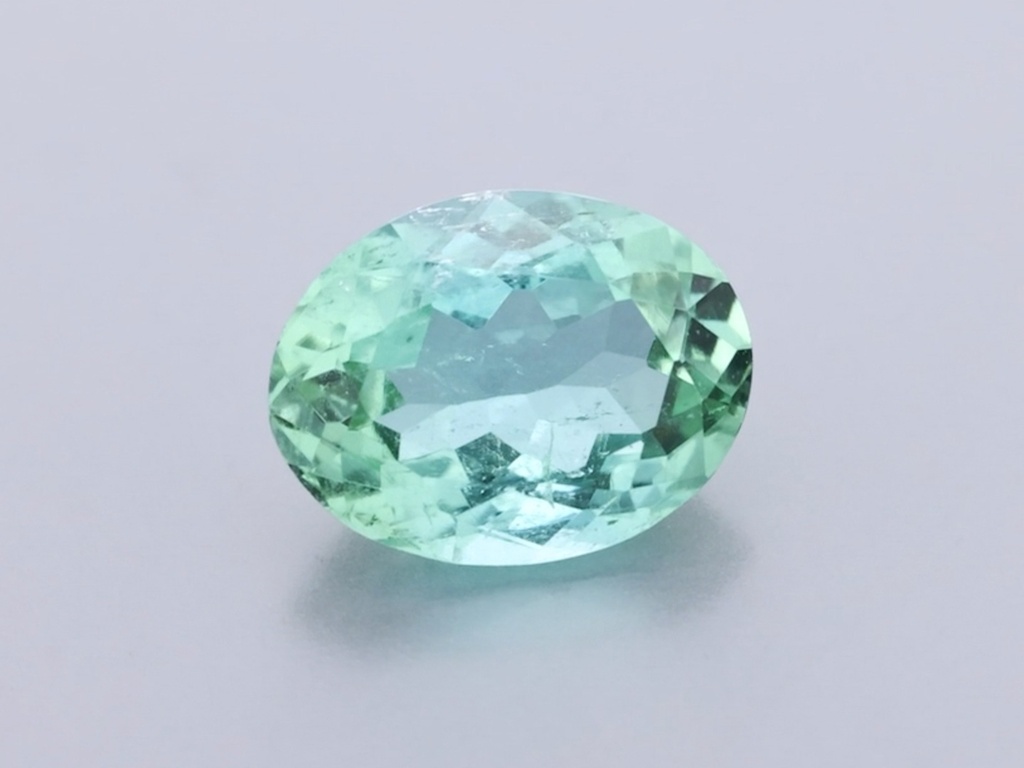 [UMVB0806X1] Green Tourmaline 7.62x5.83mm Oval 'Paraiba Type'