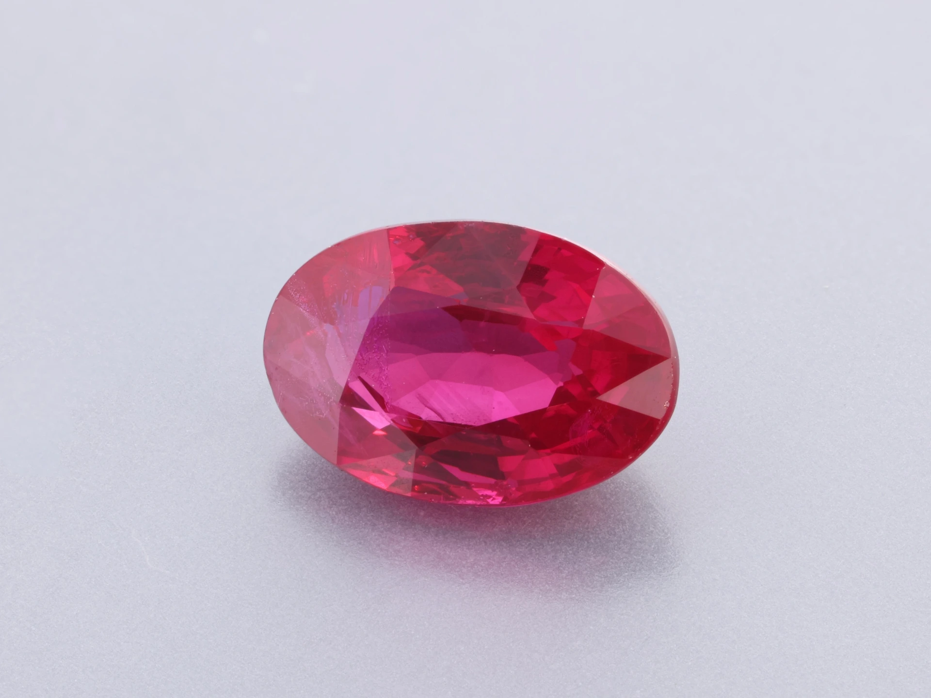 Ruby 7.00 x 4.70 x 3.30mm Oval Mid Red Burmese
