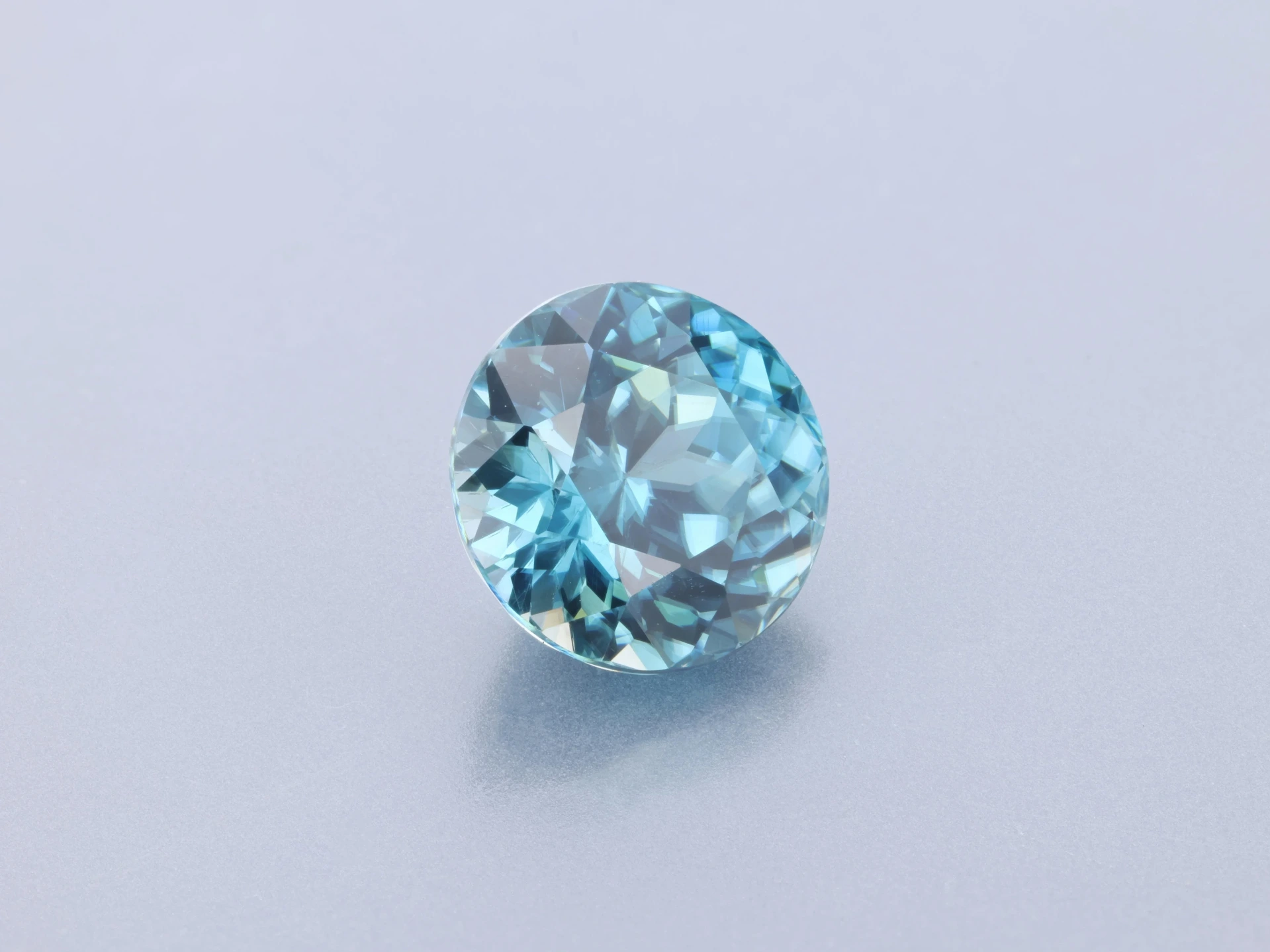 Zircon 6.75mm Round Blue