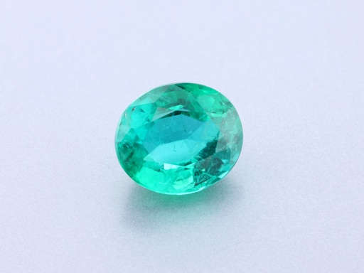 [BEVB0705X7] Emerald 6.95 x 5.90 x 3.97mm Oval
